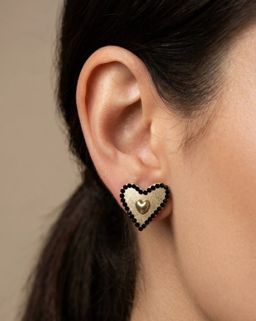 Aros corazón apegados